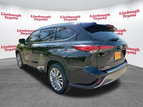 Used 2023 Toyota Highlander Platinum image 30