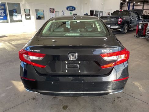 Used 2018 Honda Accord EX image 6
