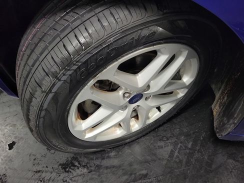 Used 2016 Ford Fusion SE FWD image 14