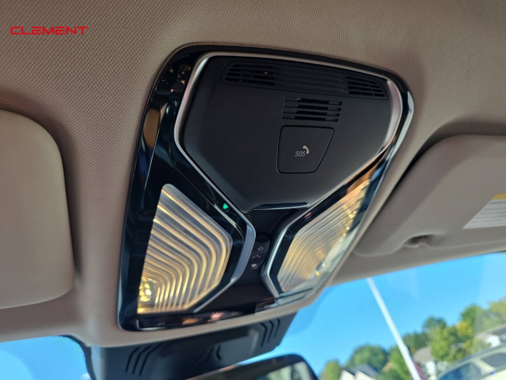 Used 2021 BMW X7 xDrive40i w/ Premium Package AWD/4WD image 23