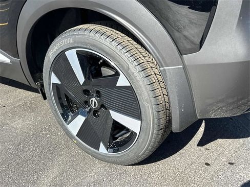 New 2025 Nissan Kicks SR image 5