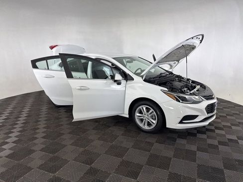 Used 2018 Chevrolet Cruze LT w/ Convenience Package image 12