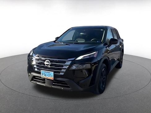 Used 2025 Nissan Rogue SV image 4