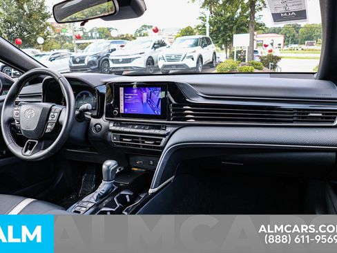 Used 2025 Toyota Camry SE image 27