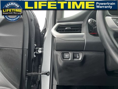 Certified 2023 GMC Acadia SLT w/ Trailering Package image 18