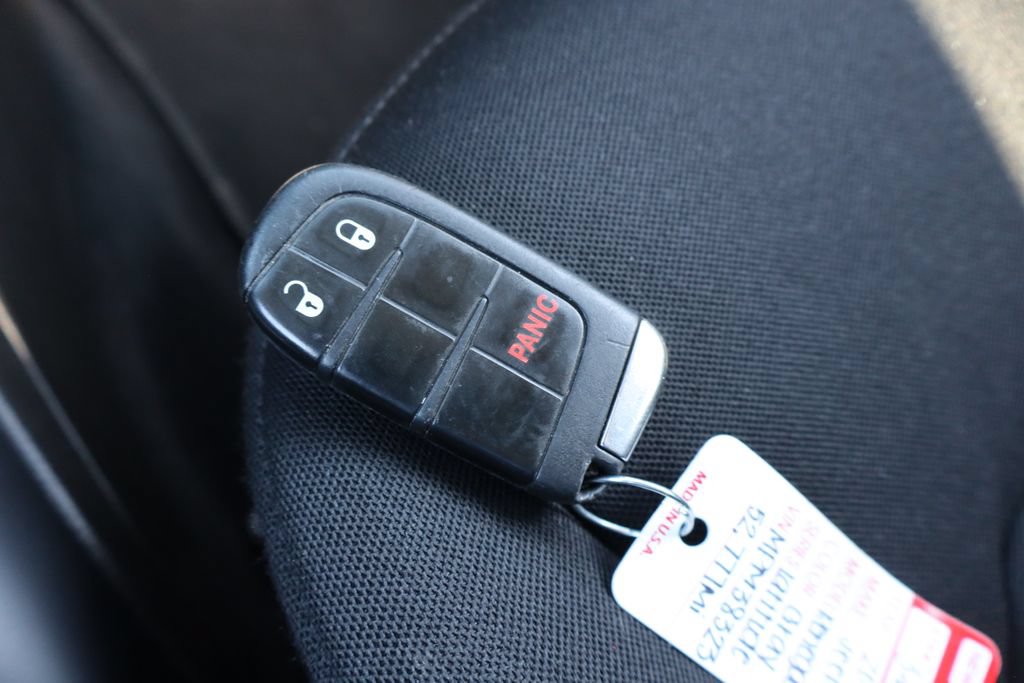 Used 2021 Jeep Renegade Latitude AWD/4WD image 34