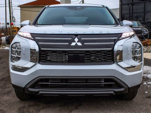 New 2026 Mitsubishi Outlander ES AWD/4WD image 2