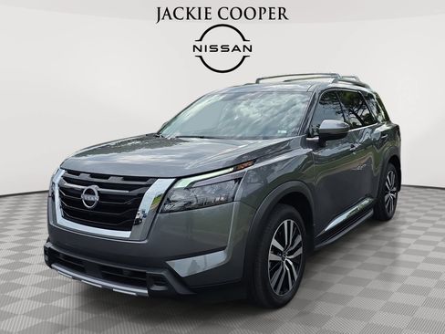 Used 2025 Nissan Pathfinder Platinum w/ Cargo Package FWD image 1