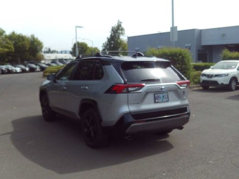 Used 2021 Toyota RAV4 XSE AWD/4WD image 3