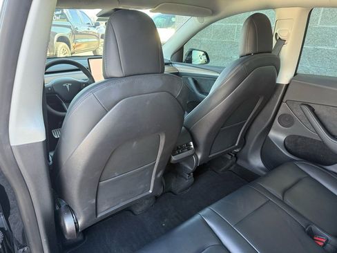 Used 2023 Tesla Model Y Performance image 27