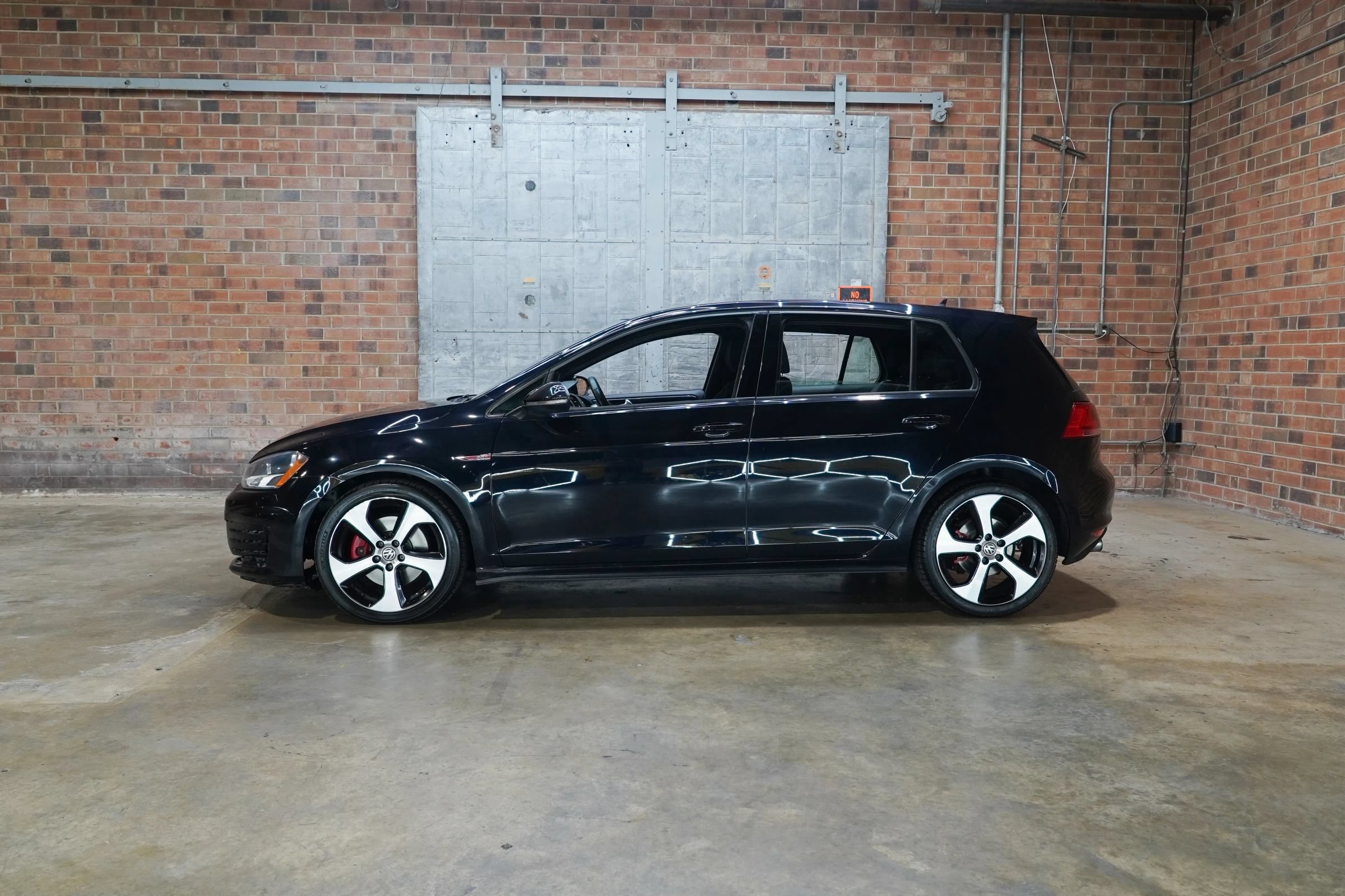Used 2017 Volkswagen GTI S FWD image 1