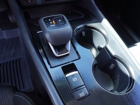Certified 2025 Nissan Rogue SV FWD image 18