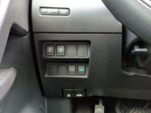 Used 2020 Nissan Rogue Sport SV FWD image 24