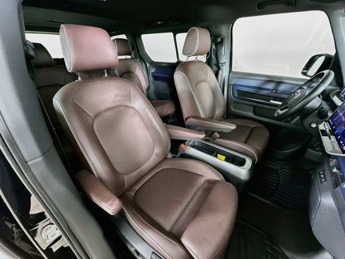 Used 2025 Volkswagen ID. Buzz Pro S RWD image 40