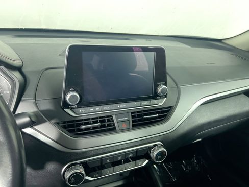 Used 2024 Nissan Altima 2.5 SR FWD image 25
