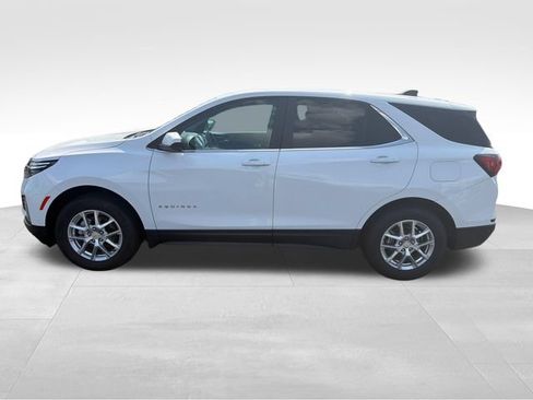 Used 2024 Chevrolet Equinox LT AWD/4WD image 2