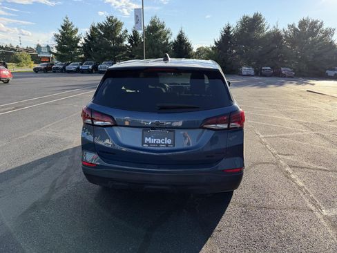 Used 2024 Chevrolet Equinox LS w/ LS Convenience Package AWD/4WD image 5