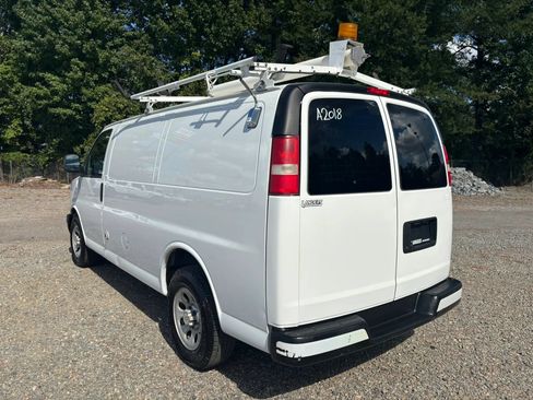 Used 2013 Chevrolet Express 1500 RWD image 3