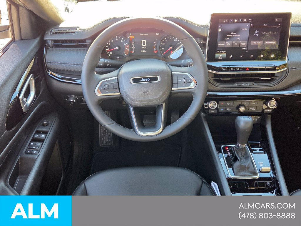Used 2026 Jeep Compass Latitude AWD/4WD image 6