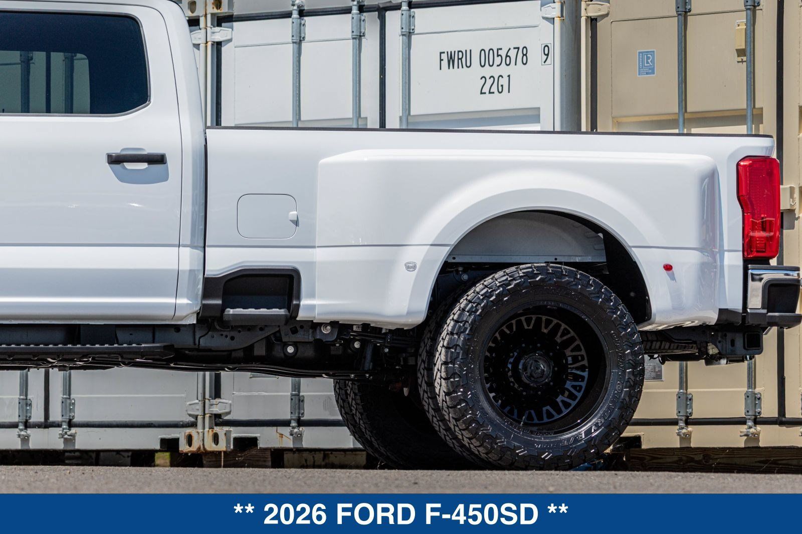 New 2026 Ford F450 XLT w/ FX4 Off-Road Package AWD/4WD image 38