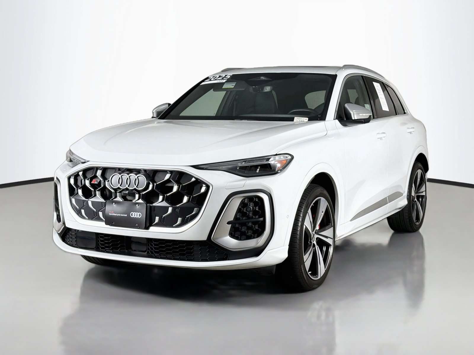 Certified 2025 Audi SQ5 Premium Plus w/ Premium Plus Package AWD/4WD image 3