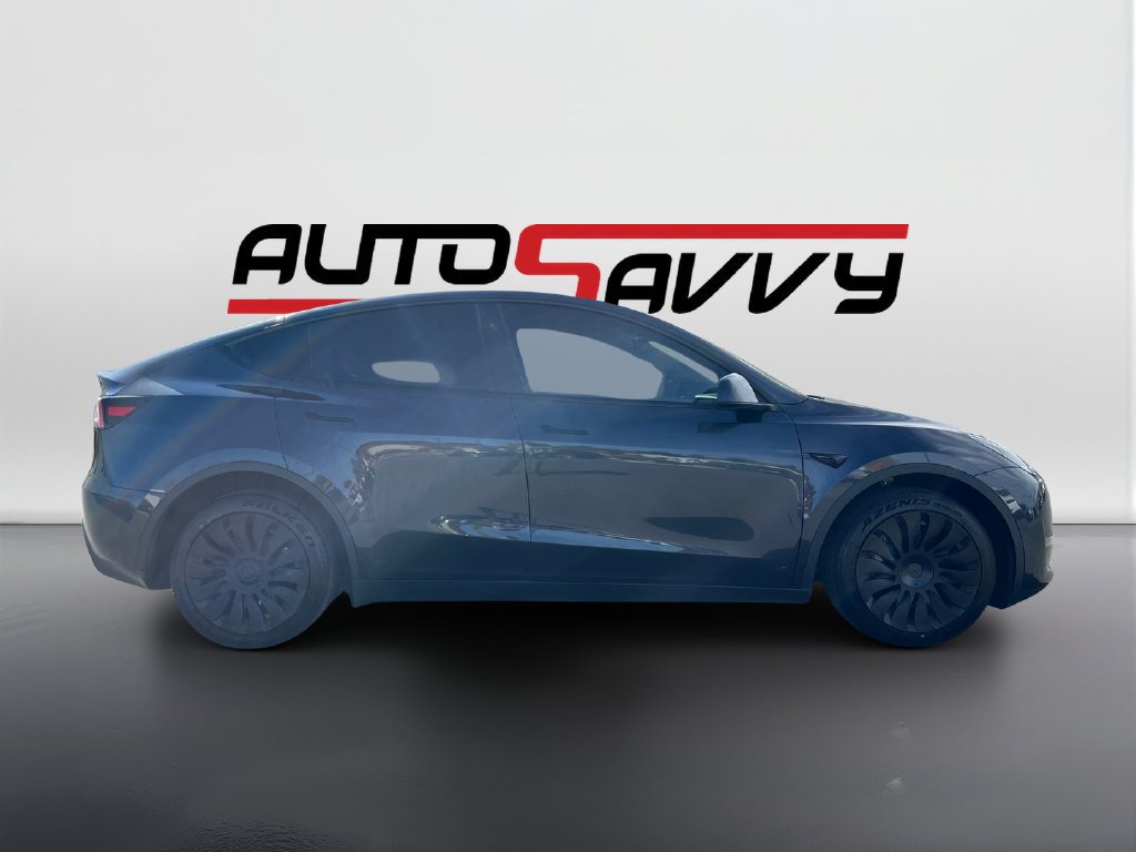 Used 2024 Tesla Model Y Long Range AWD/4WD image 4