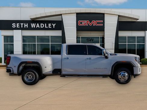 Used 2022 GMC Sierra 3500 Denali w/ Denali Ultimate Package image 8