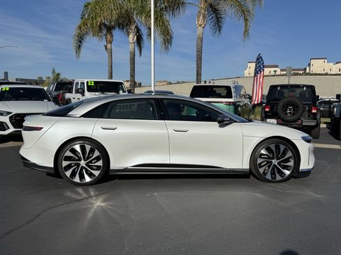 Used 2022 Lucid Air Grand Touring image 11