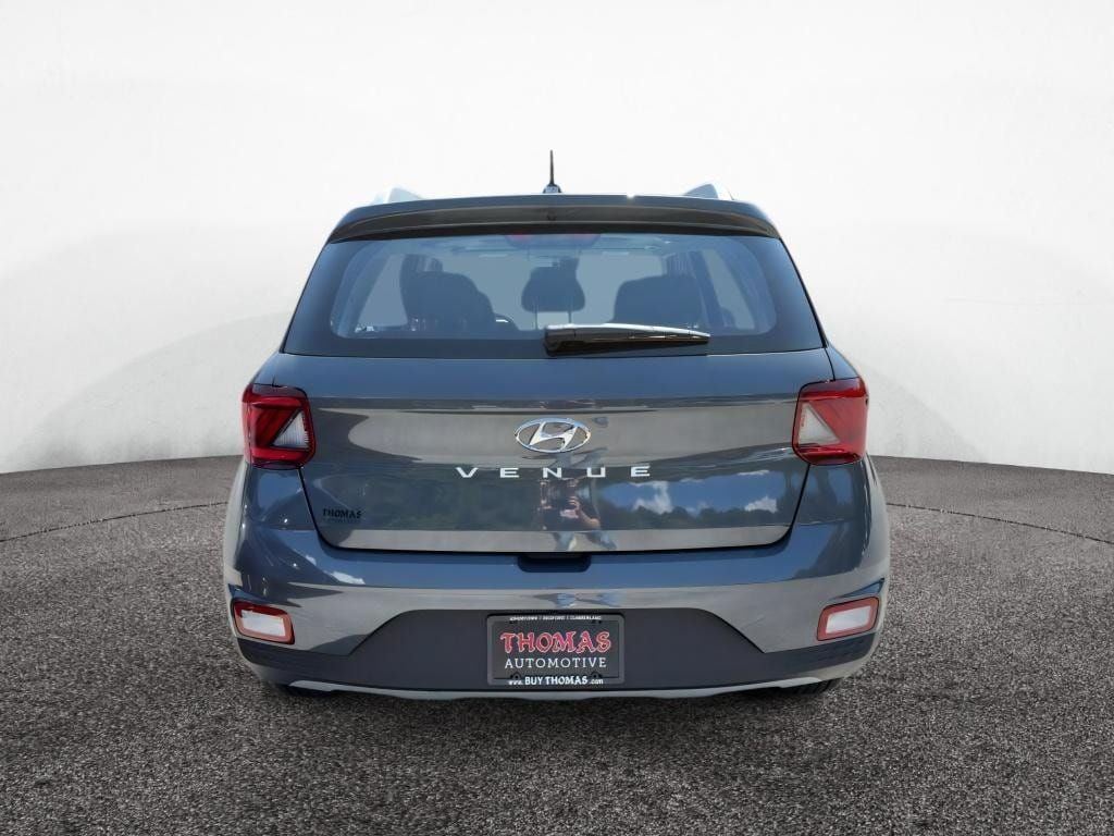 New 2026 Hyundai Venue SEL FWD image 5