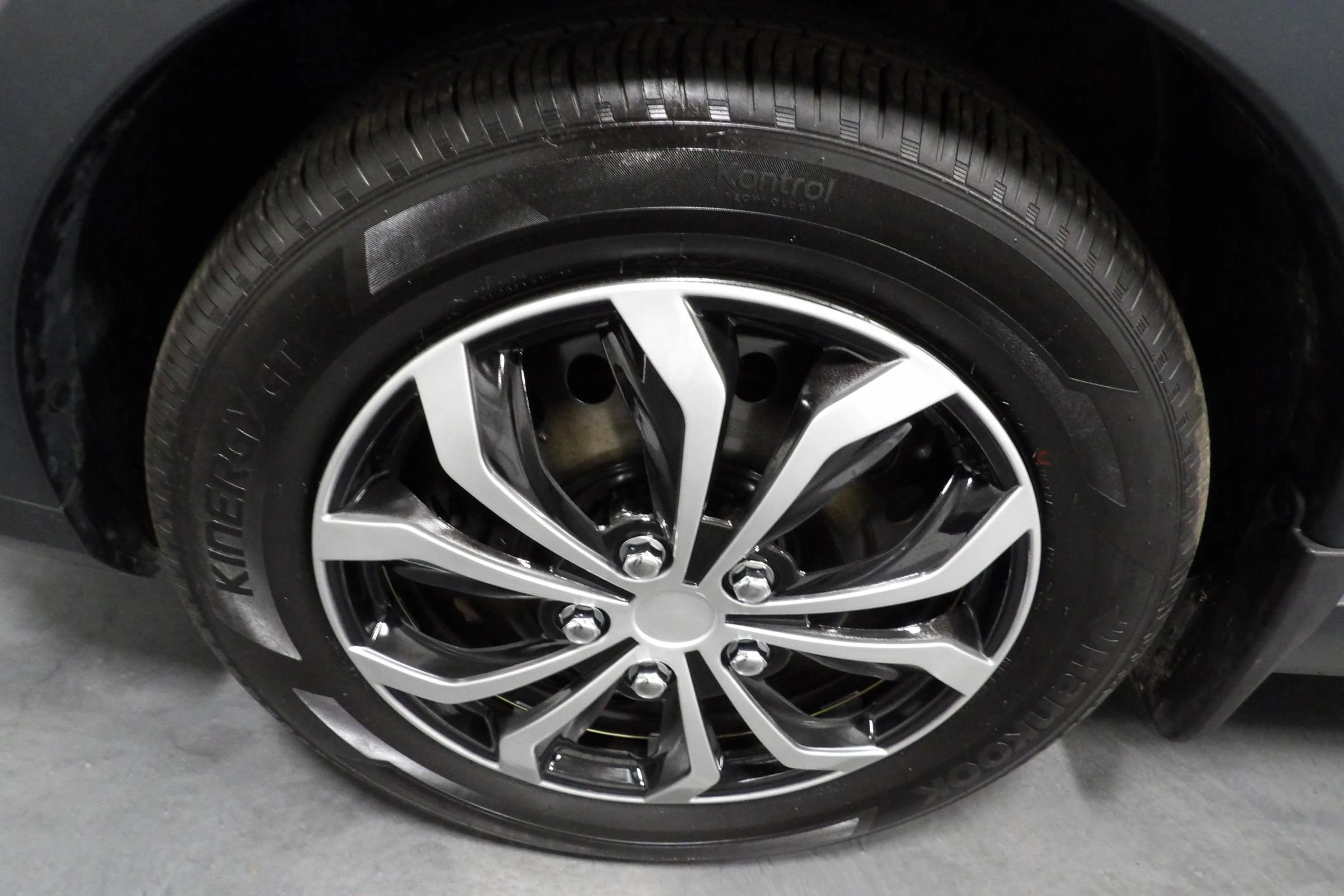 Used 2020 Nissan Kicks S FWD image 20