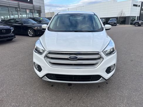 Used 2019 Ford Escape SE image 2