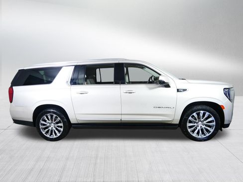 Used 2021 GMC Yukon XL Denali w/ Denali Ultimate Package AWD/4WD image 8