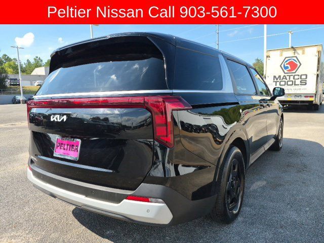 Used 2025 Kia Carnival FWD image 5