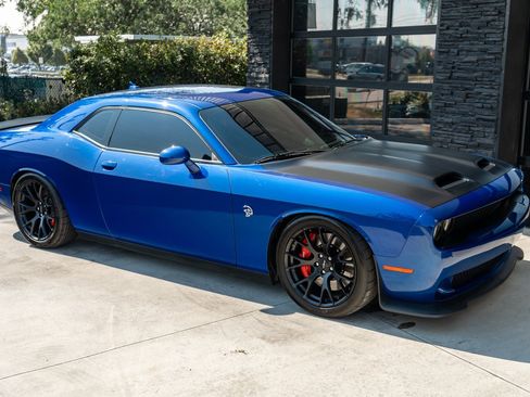 Used 2019 Dodge Challenger SRT Hellcat w/ Laguna Leather Package RWD image 14