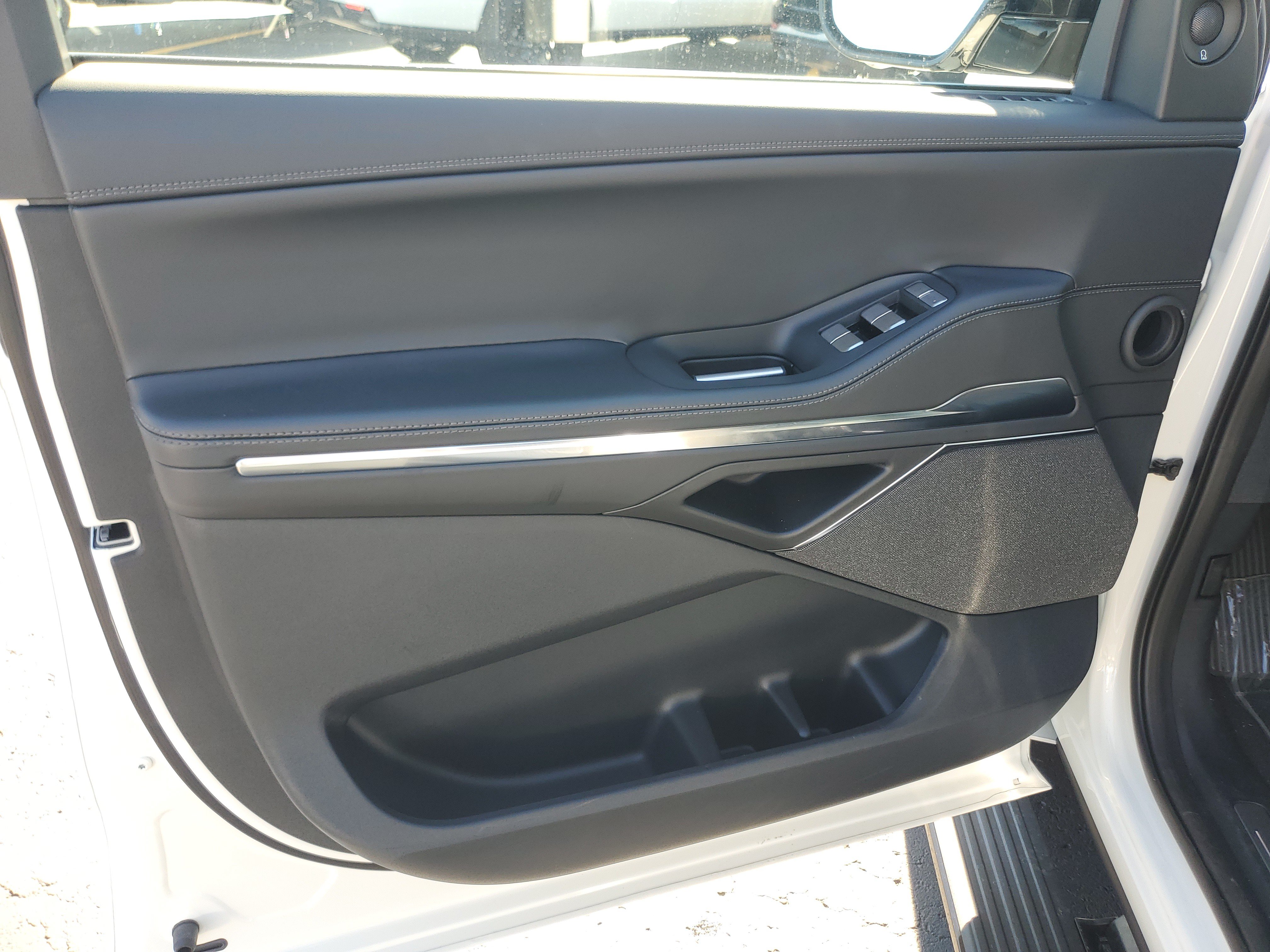 New 2027 Lincoln Navigator Reserve AWD/4WD image 8