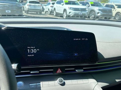 Used 2024 Hyundai Elantra SEL FWD image 24