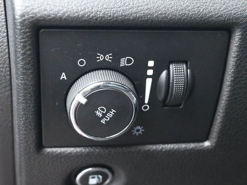 Used 2019 Jeep Grand Cherokee Overland image 21