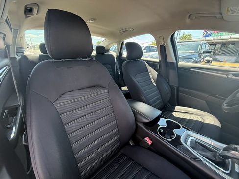 Used 2016 Ford Fusion SE FWD image 25