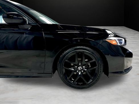 Used 2025 Honda Civic Sport image 36