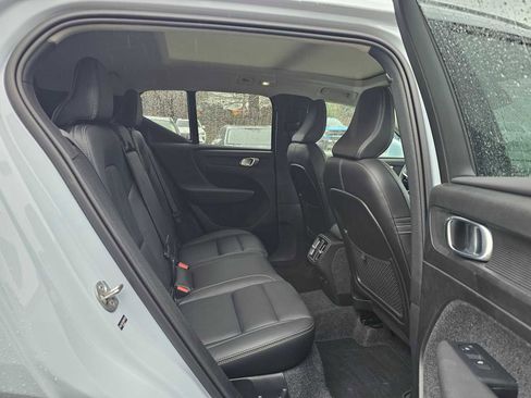 Certified 2025 Volvo XC40 B5 Plus image 13