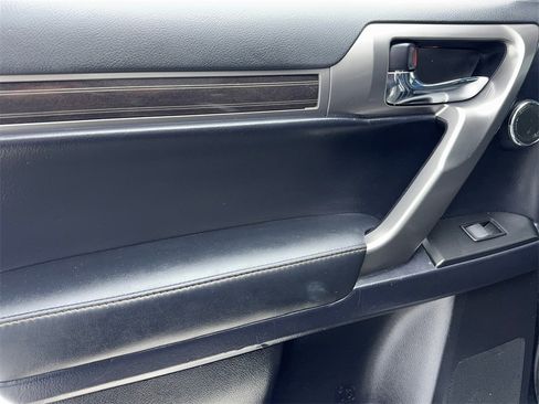 Used 2023 Lexus GX 460 Premium w/ Accessory Package image 42