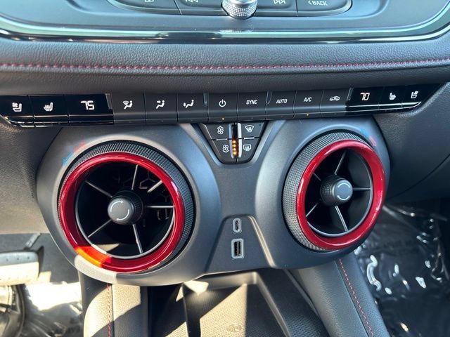 Used 2021 Chevrolet Blazer RS w/ Enhanced Convenience Package FWD image 30