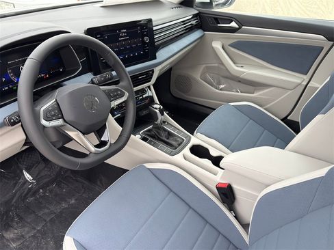 New 2026 Volkswagen Jetta SE image 9