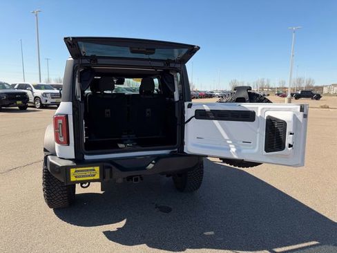 Used 2023 Ford Bronco Wildtrak AWD/4WD image 14