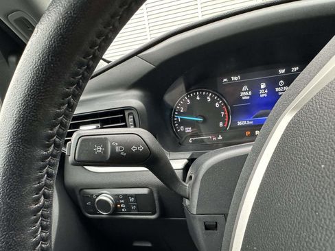 Used 2022 Ford Explorer XLT image 28