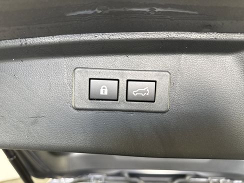 Used 2025 Subaru Outback Limited image 32