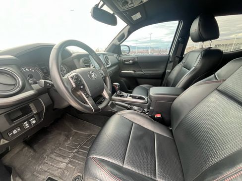 Used 2017 Toyota Tacoma TRD Pro image 12