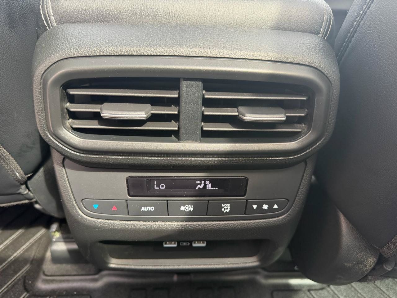 Used 2023 Honda Pilot Touring image 19