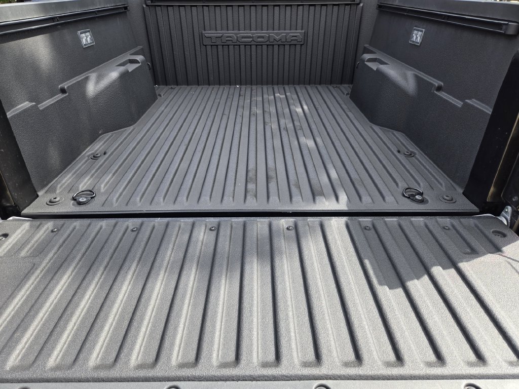 Used 2025 Toyota Tacoma TRD Sport AWD/4WD image 26