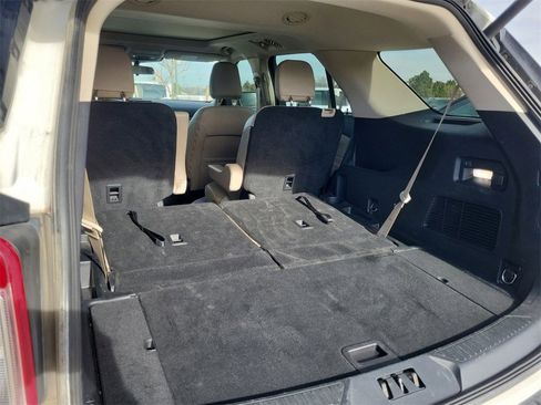Used 2022 Ford Explorer XLT w/ Equipment Group 202A image 32